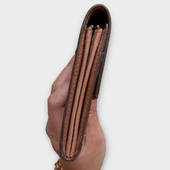 Louis Vuitton Sarah Wallet Monogram Canvas – Classic Bifold - Picture 10 of 12